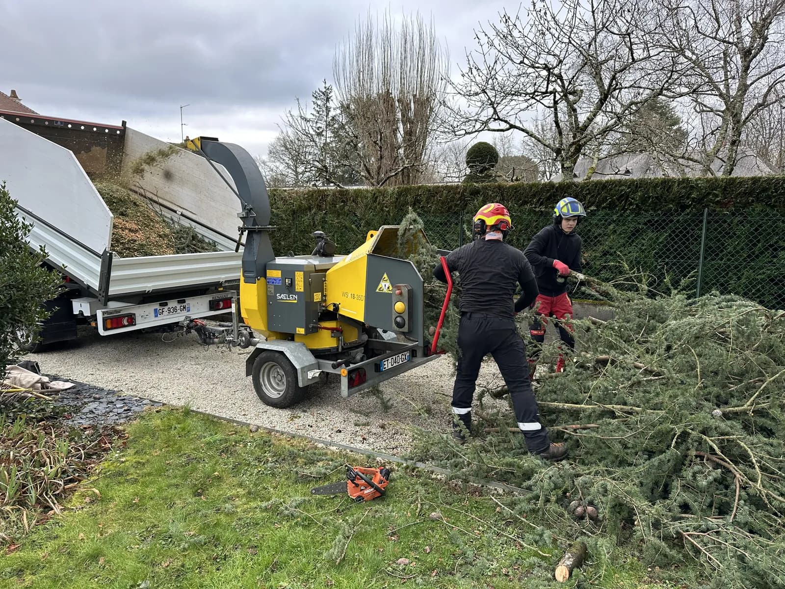 Broyage des branches avec le matériel du client
